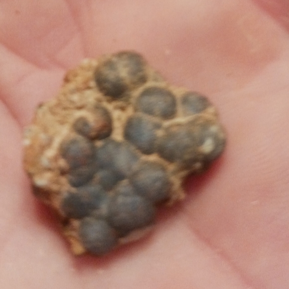 Smokey gray quartz, this is originally from Arkansas near Mount Ida. - Picture 13 of 16